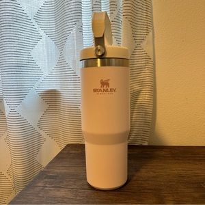 STANLEY — 30oz Iceflow Tumbler in Rose Quartz